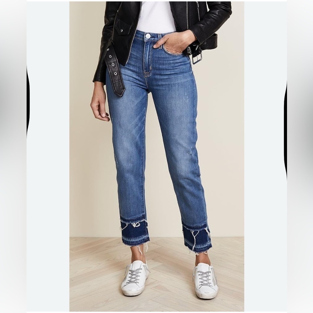 Hudson frayed cropped jeans. Size 29
